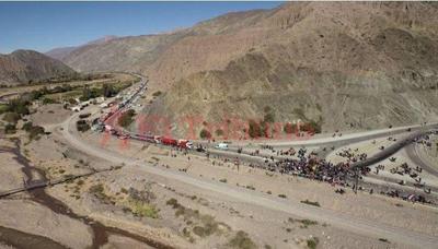 Persisten nueve cortes de rutas en Jujuy