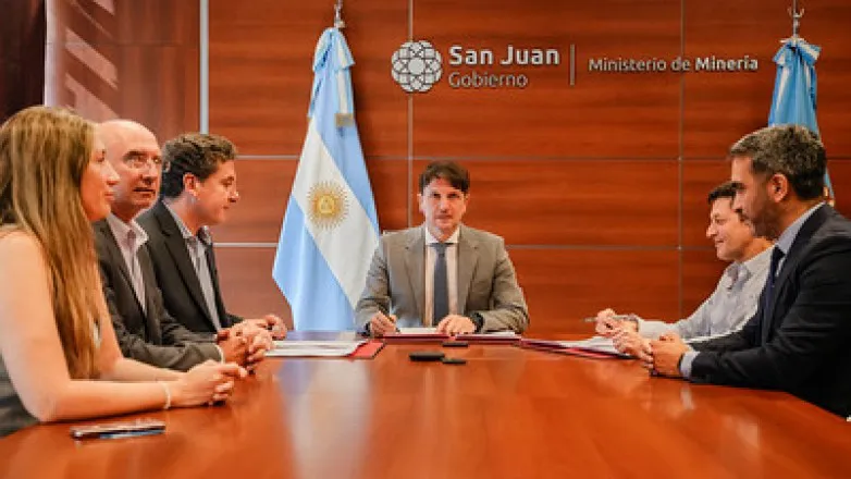 f1c2fe94c7d2972965ce7bacfe3e6900_L