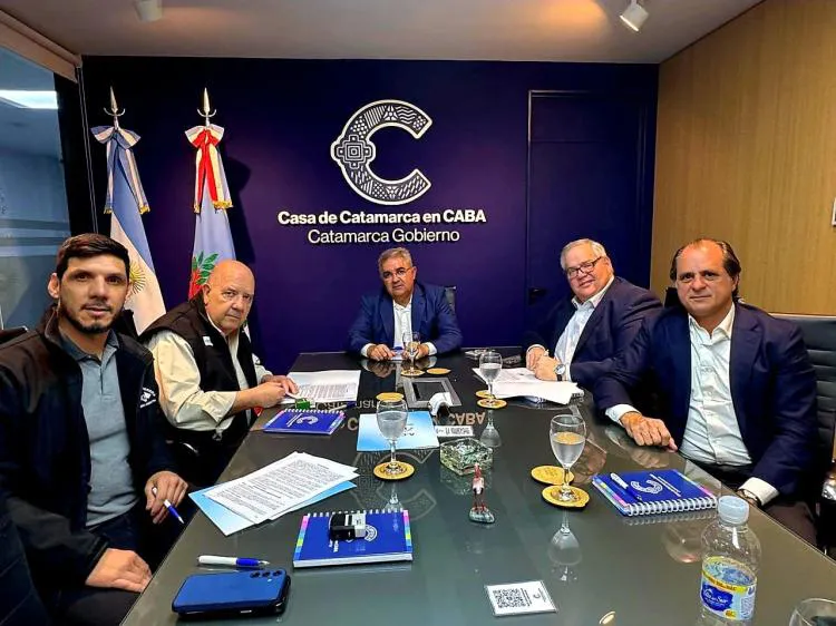 catamarca-aoma-y-abrasilver-firman-un-convenio-para-fortalecer-las-condiciones-laborales-64Ic