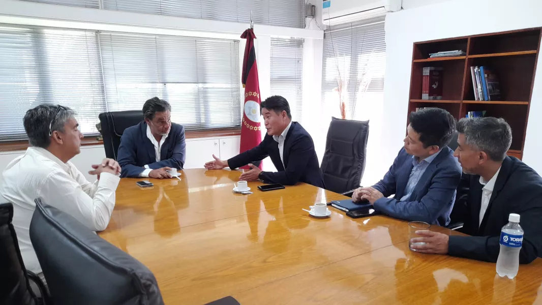 105737-reunion-de-trabajo-con-la-minera-posco-argentina