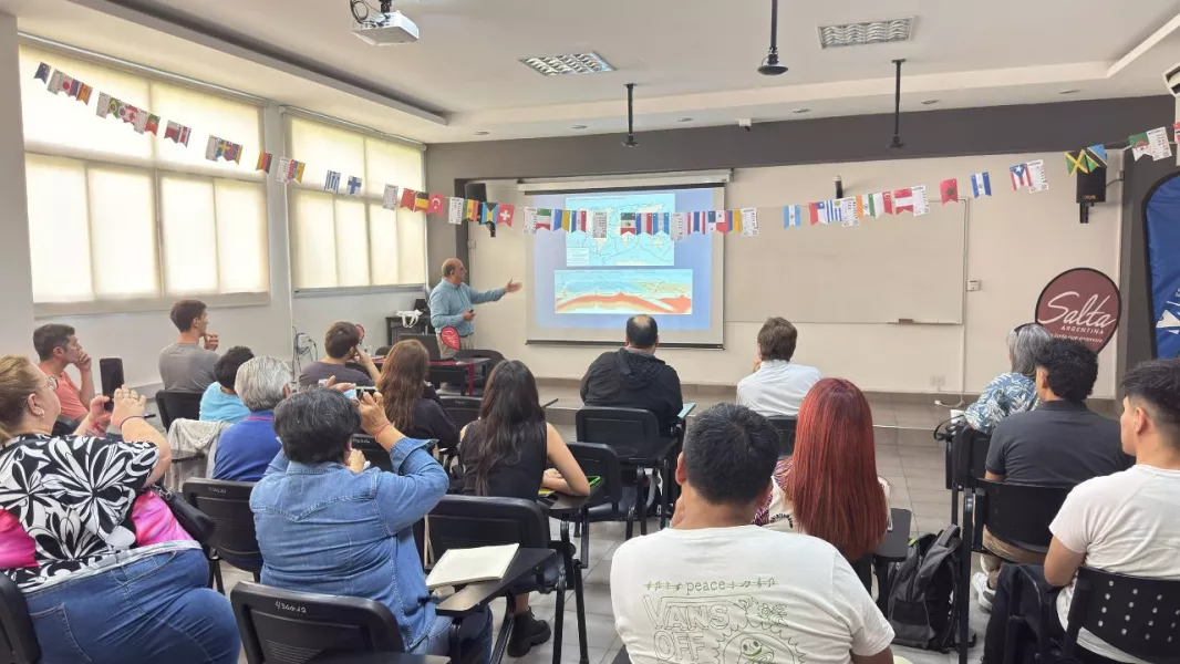 104508-comenzo-una-capacitacion-para-integrar-la-geologia-al-desarrollo-turistico