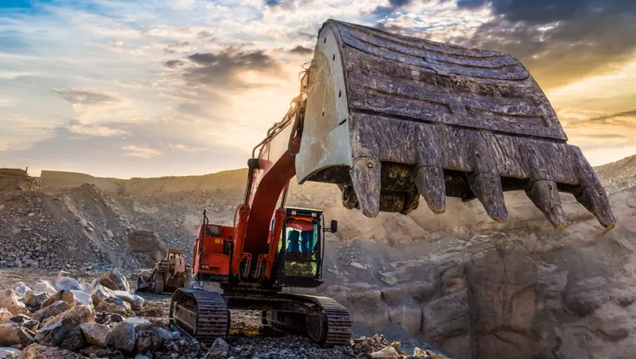 NR-Mining-Vertical-Tab-3840x2160_rad-16x9-1