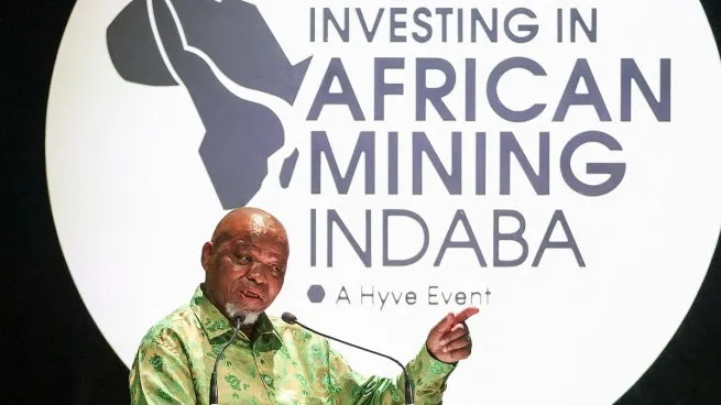 ministro-mineria-sudafrica-gwede-mantashe-africa-mining-indaba-2026