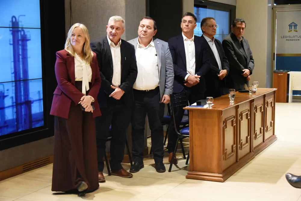 presentacion-del-cluster-minero-energetico-legislatura-1