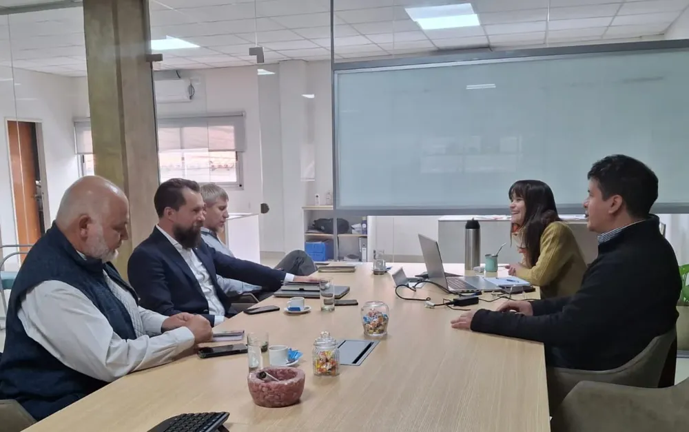 camyen_se_reunio_con_representantes_de_la_empresa_bai_tau_minerals_2