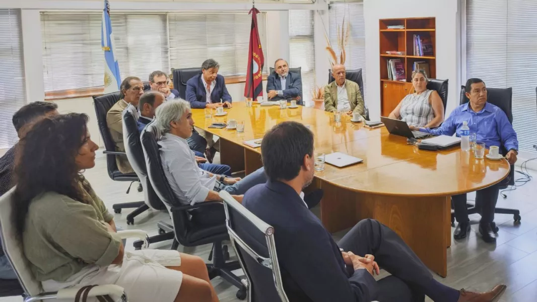 106869-la-provincia-articula-con-el-sector-privado-su-estrategia-logistica-para-potenciar-el-desarrollo-productivo