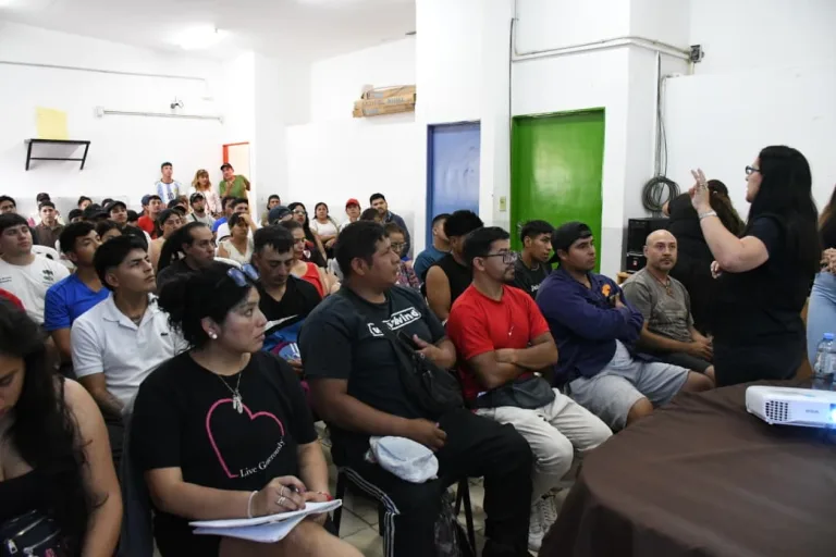charla-de-mineria-en-santa-cecilia-3-768x512