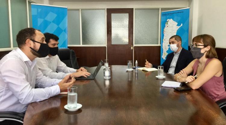 la-secretaria-de-mineria-fernanda-avila-recibio-a-representantes-del-bid-mY1e